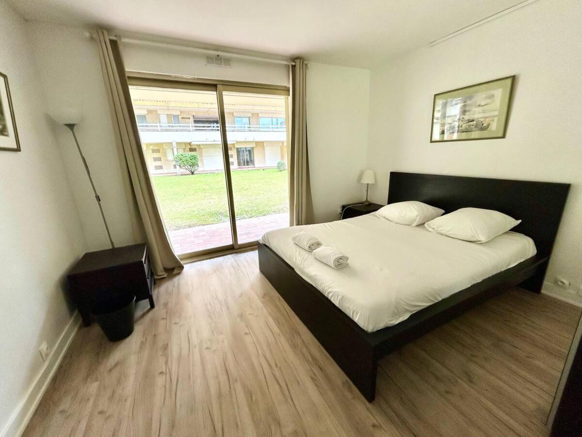 The Golden Triangle Apartment Довіль Екстер'єр фото